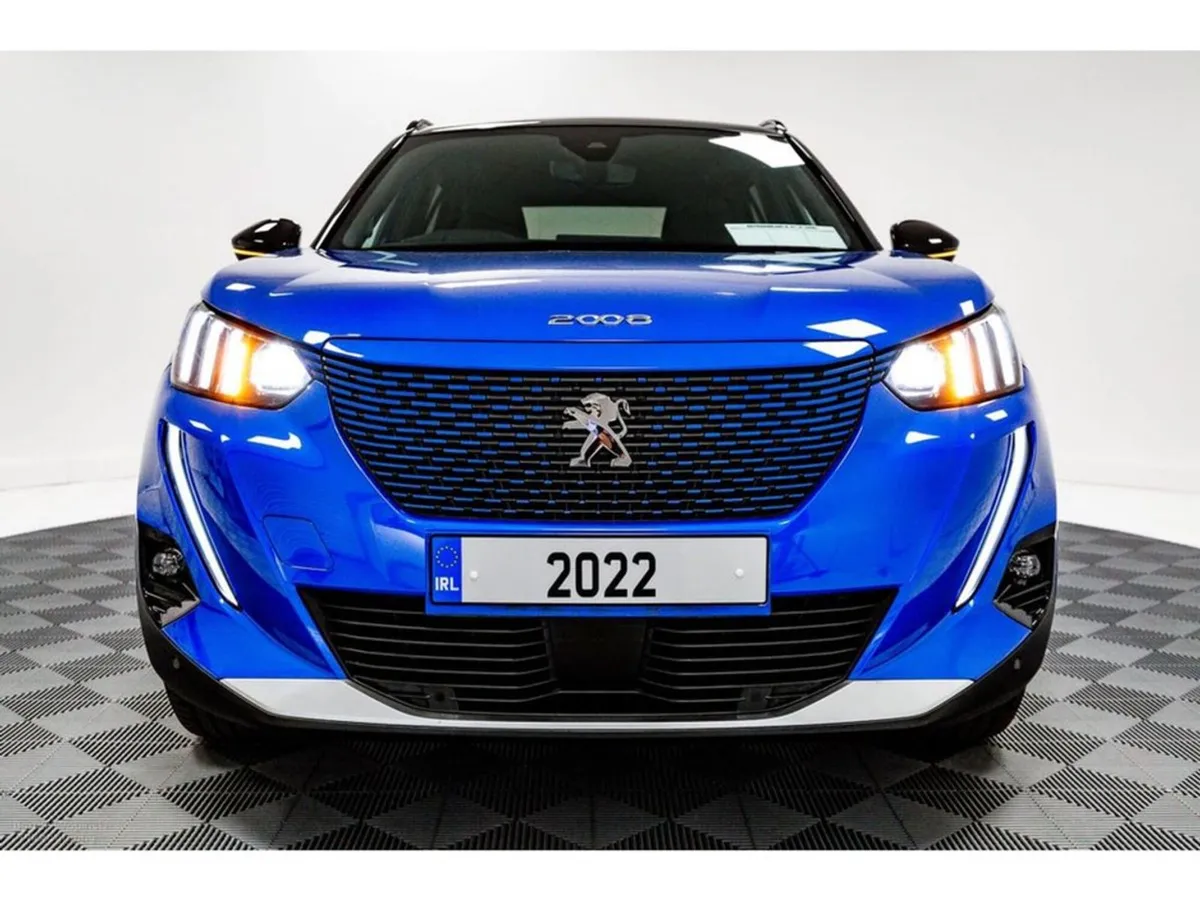 Peugeot 2008 GT Premium 50kwh 136HP - Image 2