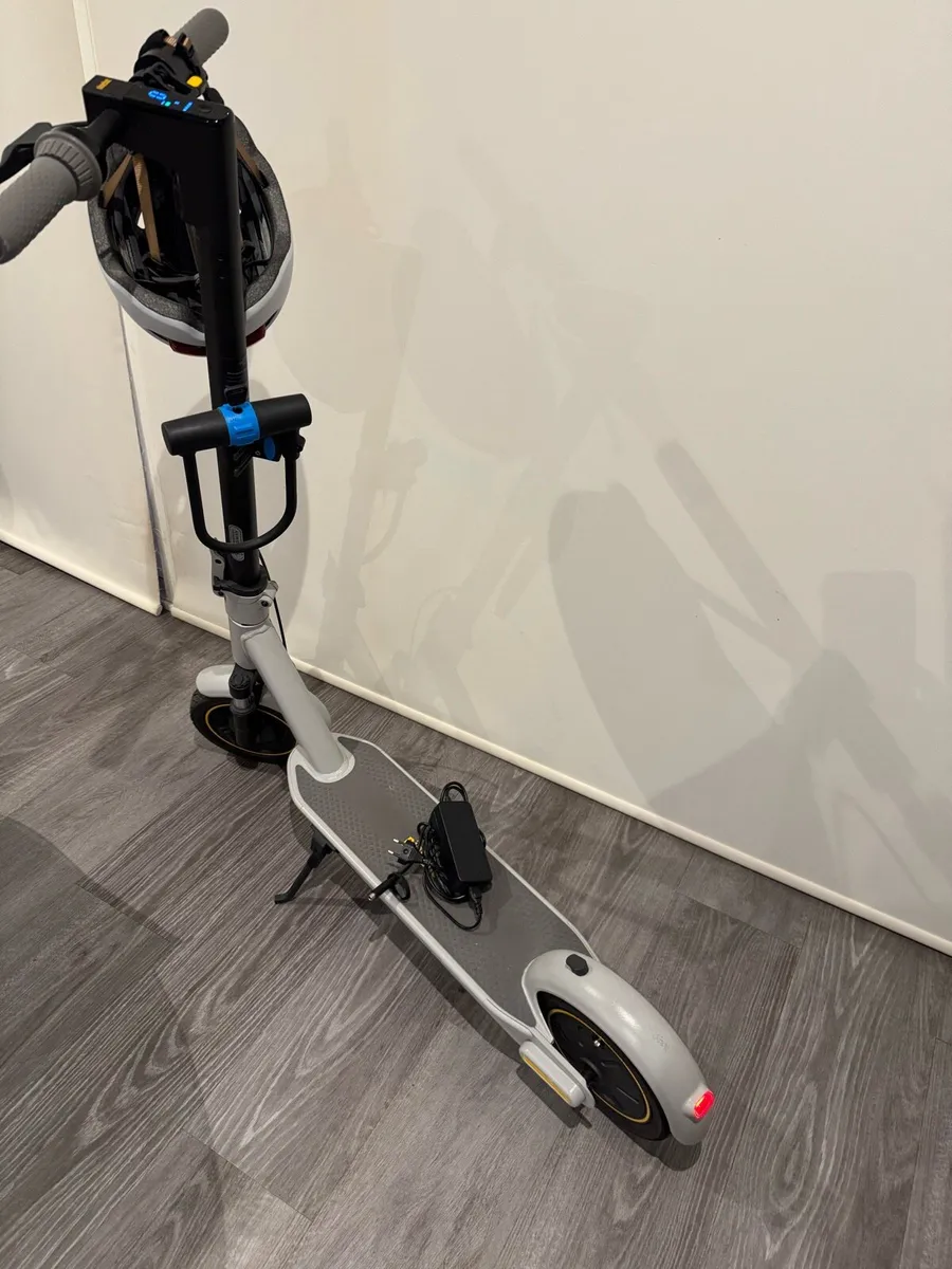 Ninebot Max - Image 1