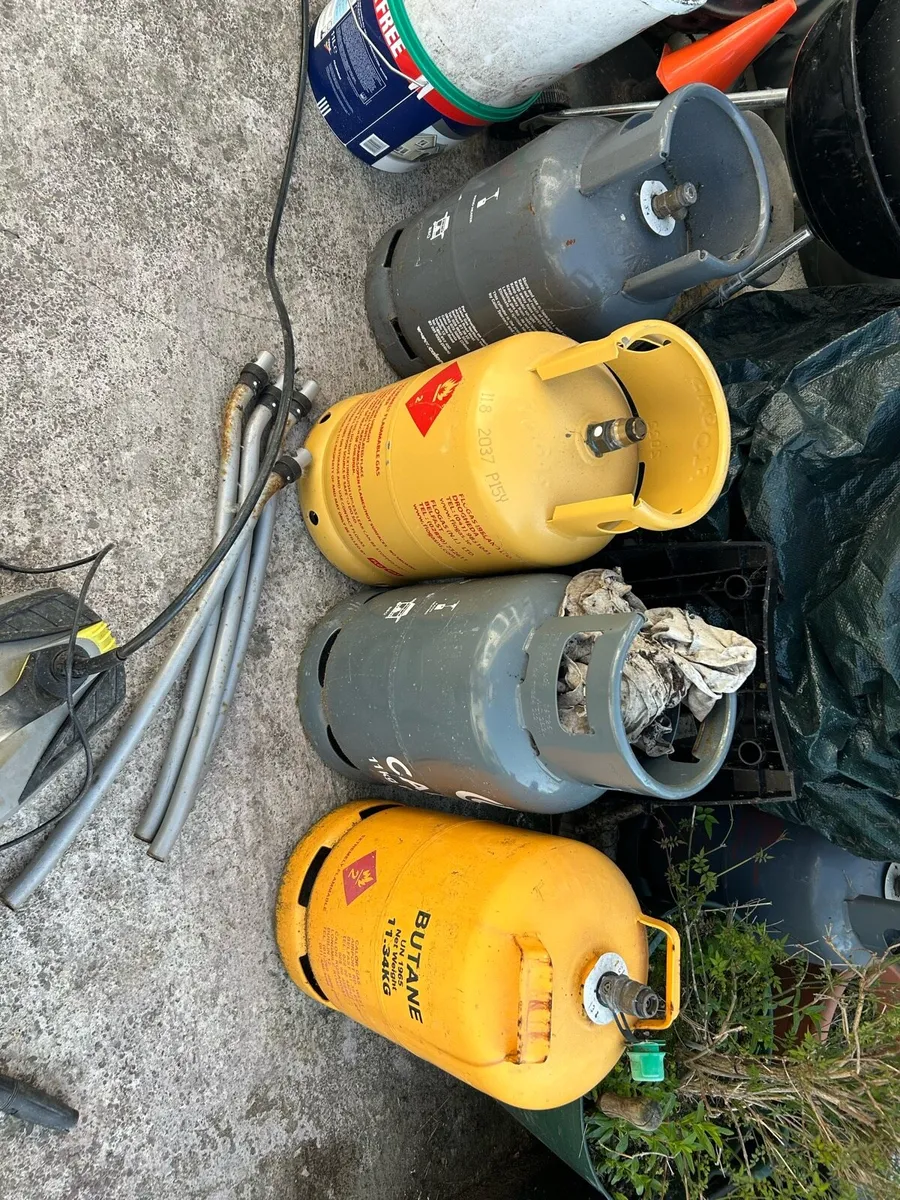 Gas bottle