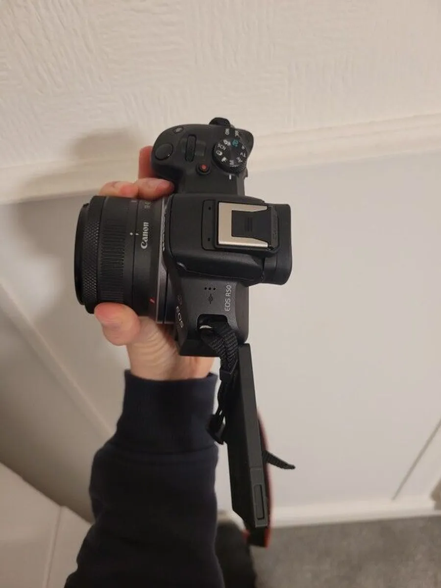 Canon EOS R50 + Creator Kit - Image 2