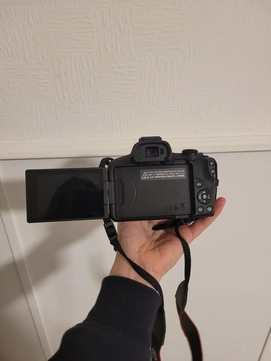 Canon EOS R50 + Creator Kit - Image 4