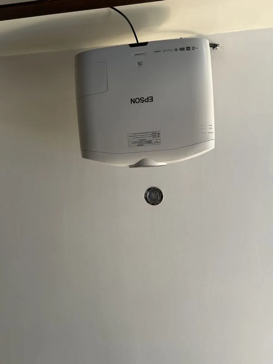 Epson eh-tw7400 - Image 1