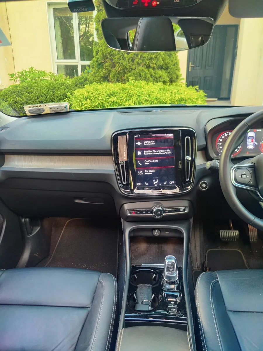 Volvo XC40 2022 - Image 2