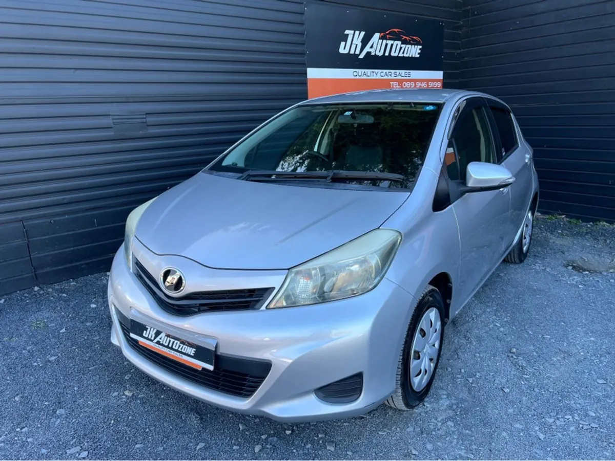 Toyota Yaris 1.0 Vitz Smile Edition Auto - Image 3