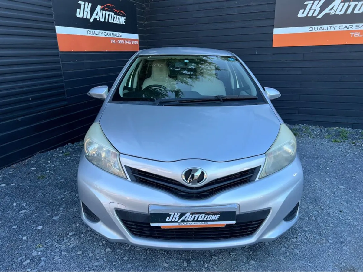 Toyota Yaris 1.0 Vitz Auto 5DR - Image 2