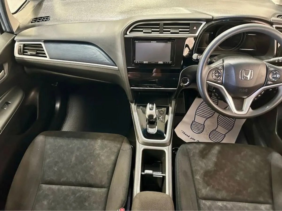 Honda Shuttle 1.5 Hybrid - Image 3
