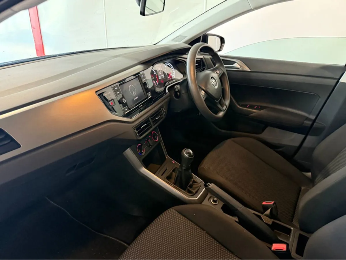 Volkswagen Polo Trendline 1.0 Manual 5speed 65hp - Image 3