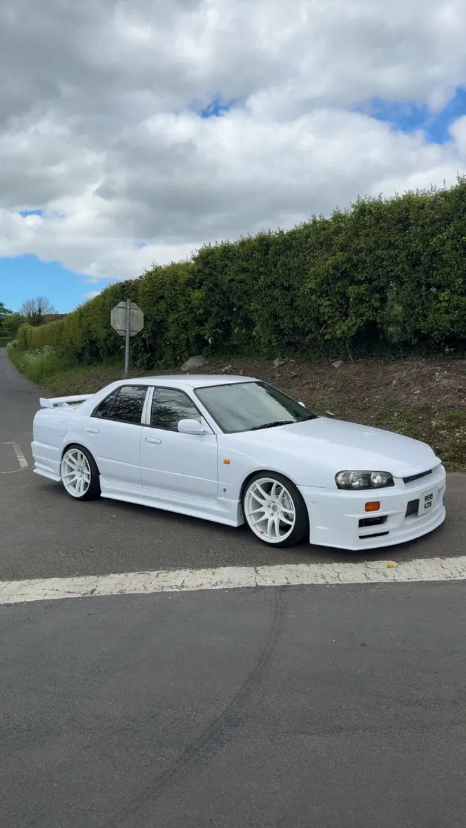 Nissan Skyline er34 gtt turbo / manual - Image 1