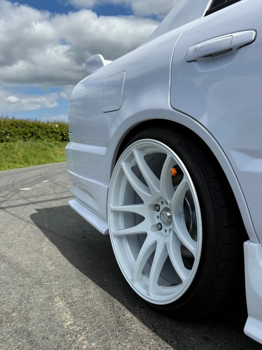 Nissan Skyline er34 gtt turbo / manual - Image 3