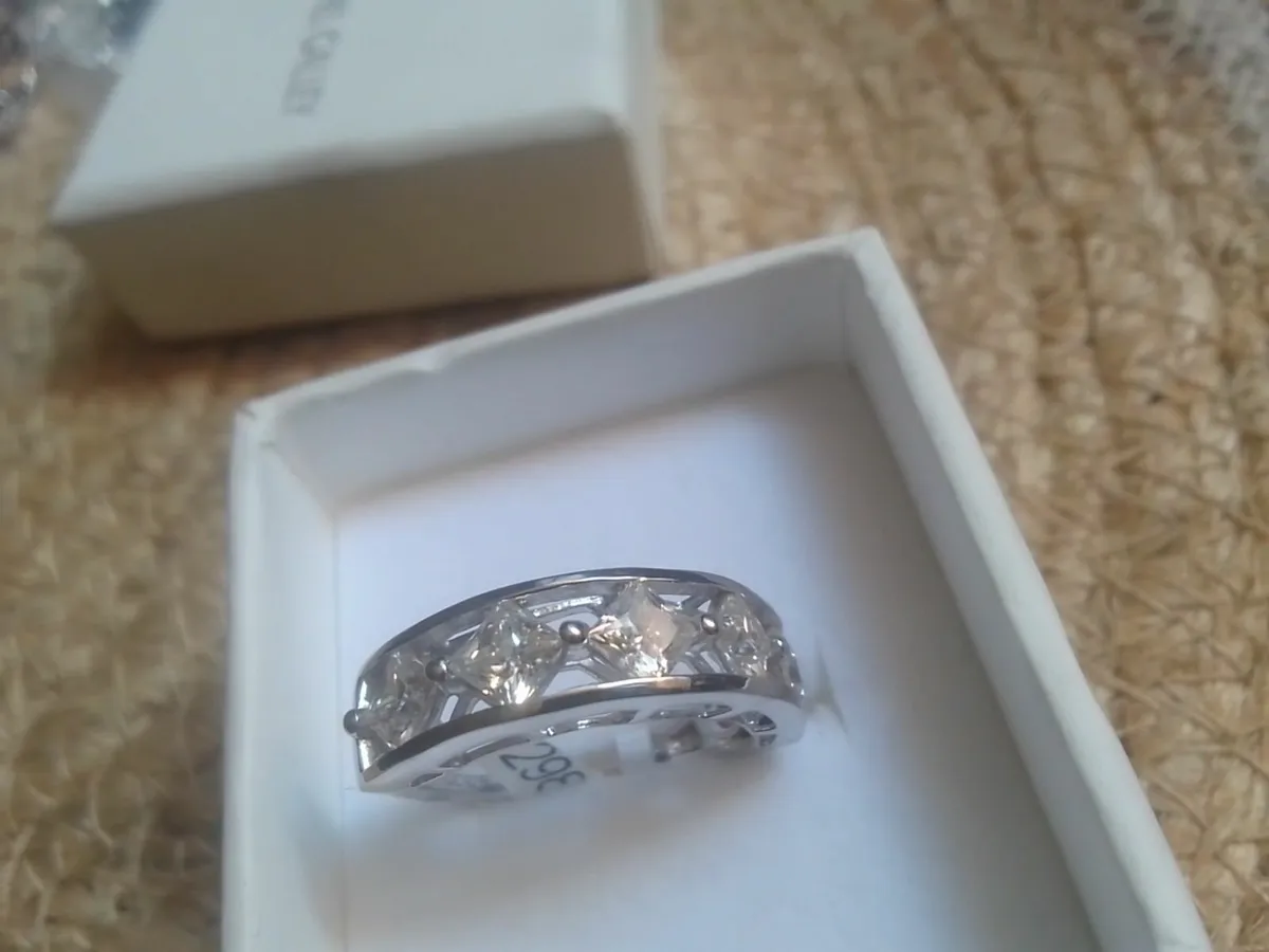 STERLING SILVER Moissanite band ring size N new - Image 1
