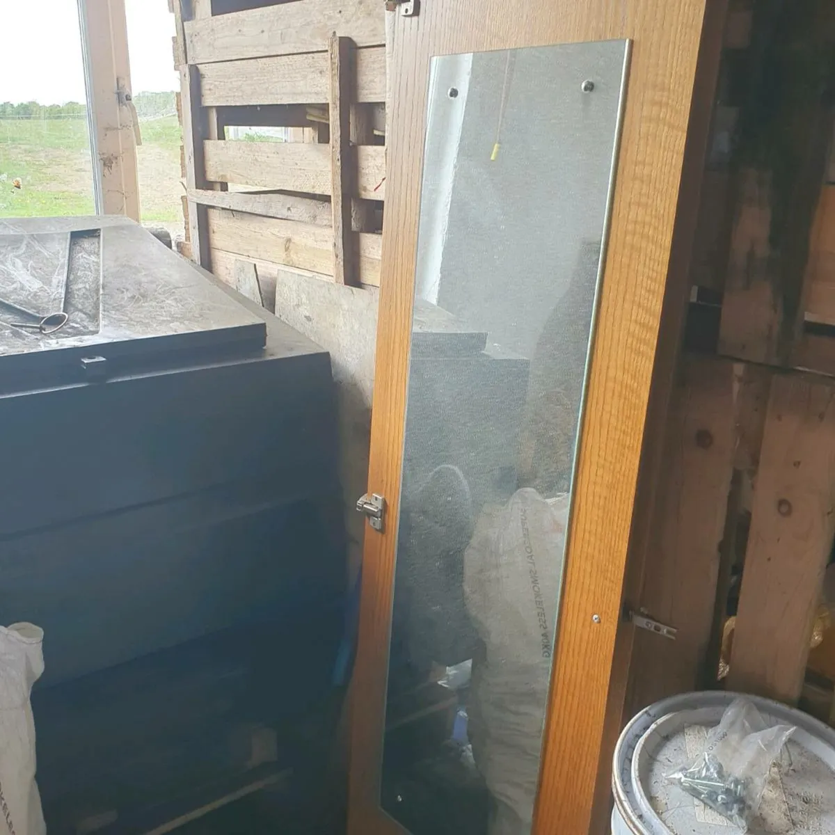 Massage table and wardrobe doors - Image 3