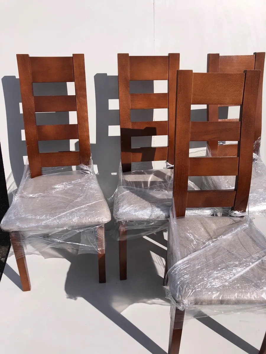Four chairs - Image 3