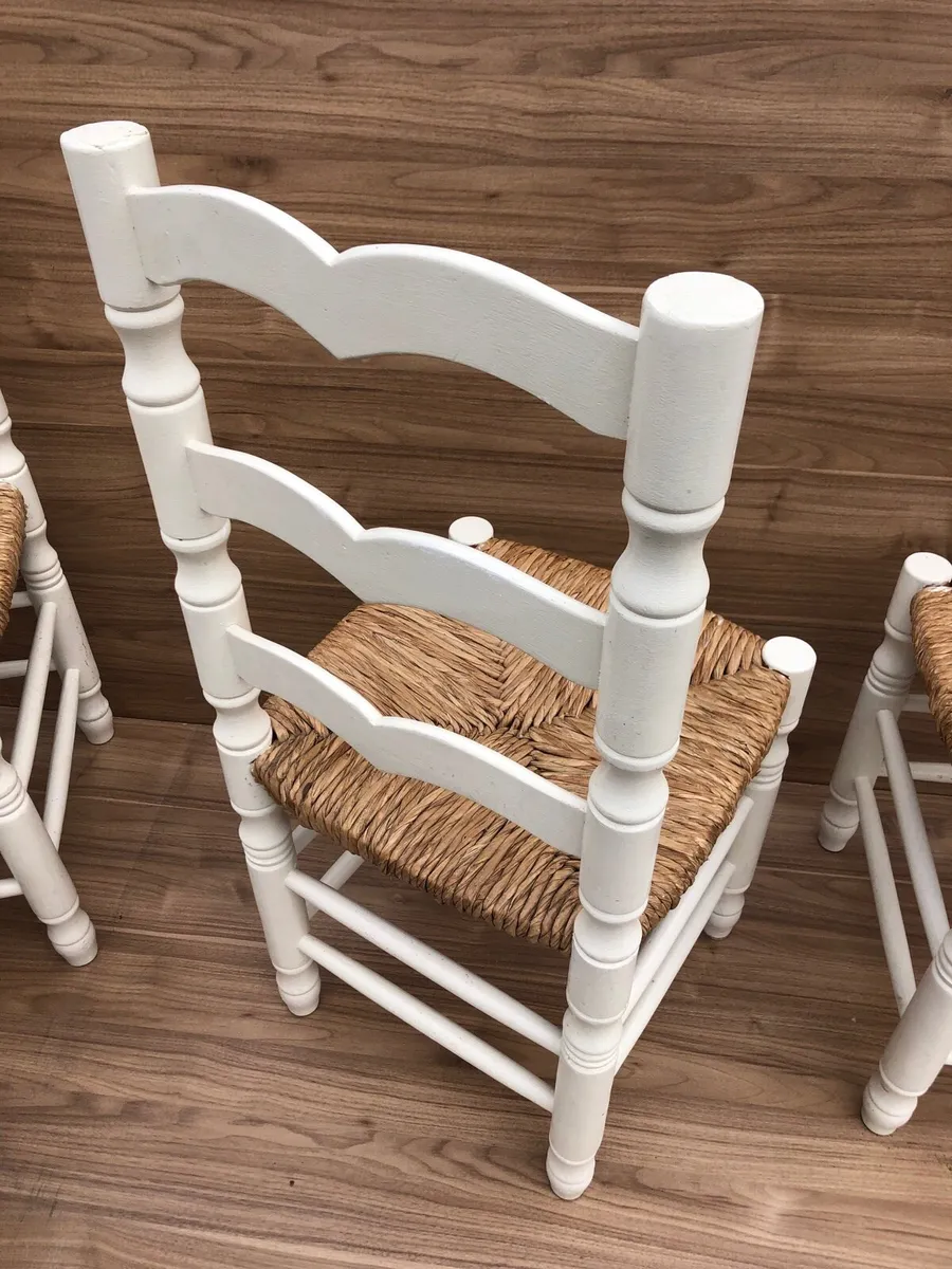 Four chairs - Image 3