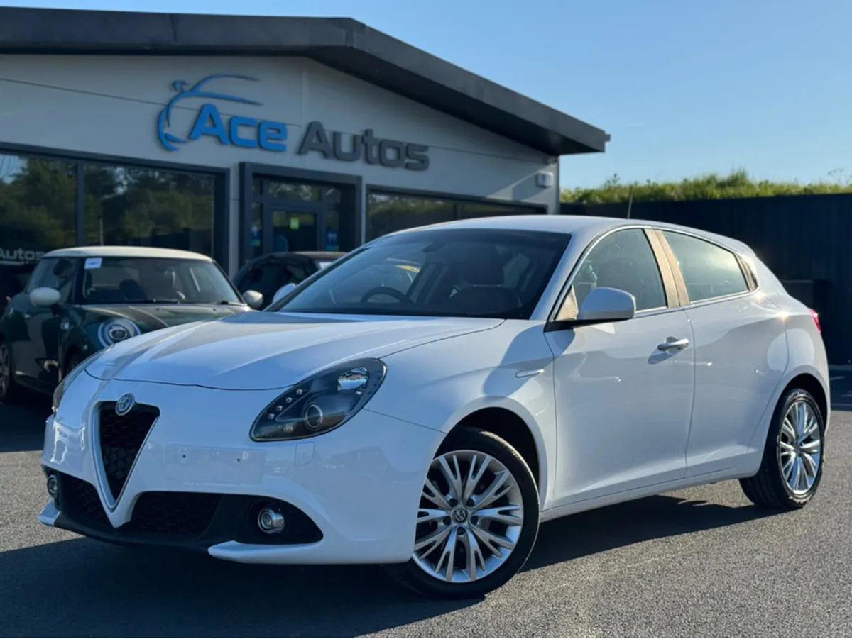 Alfa Romeo Giulietta SUPER - 1.4 PETROL - AUTO - 1 - Image 1
