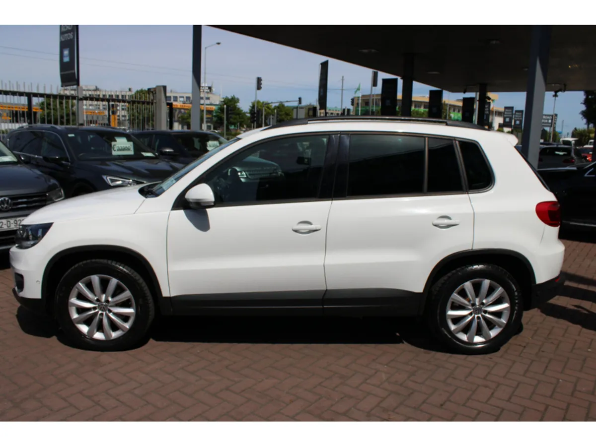 Volkswagen Tiguan 2.0 TDI COMFORTLINE 110BHP 5DR E - Image 4
