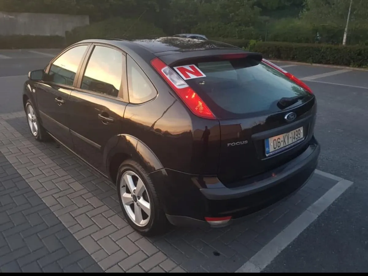Low Mileage 1.4 Petrol Ford Focus (2006) - Image 1