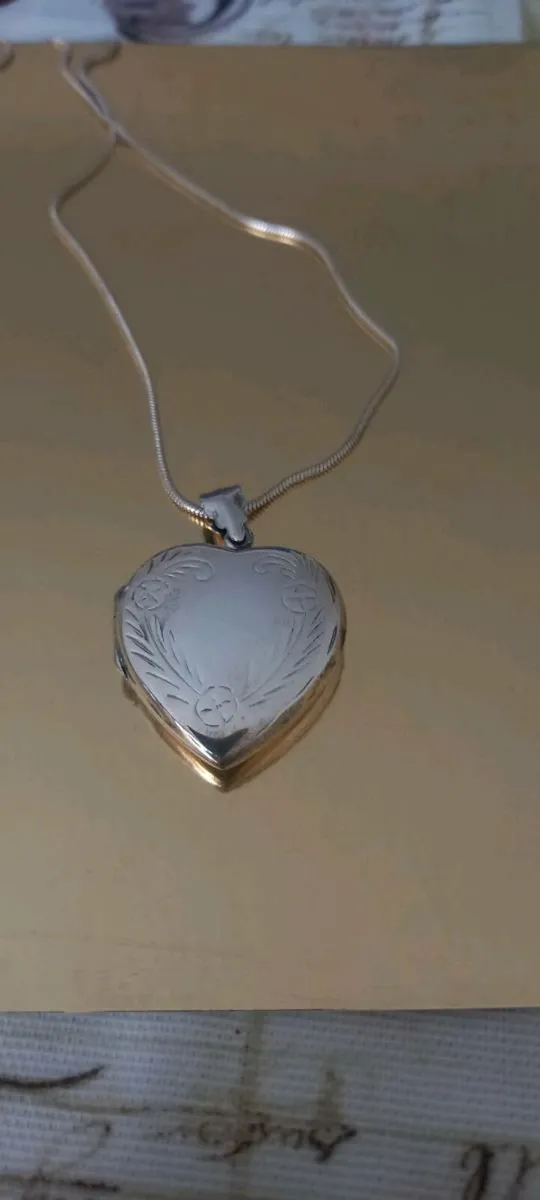 Silver pendant - Image 1
