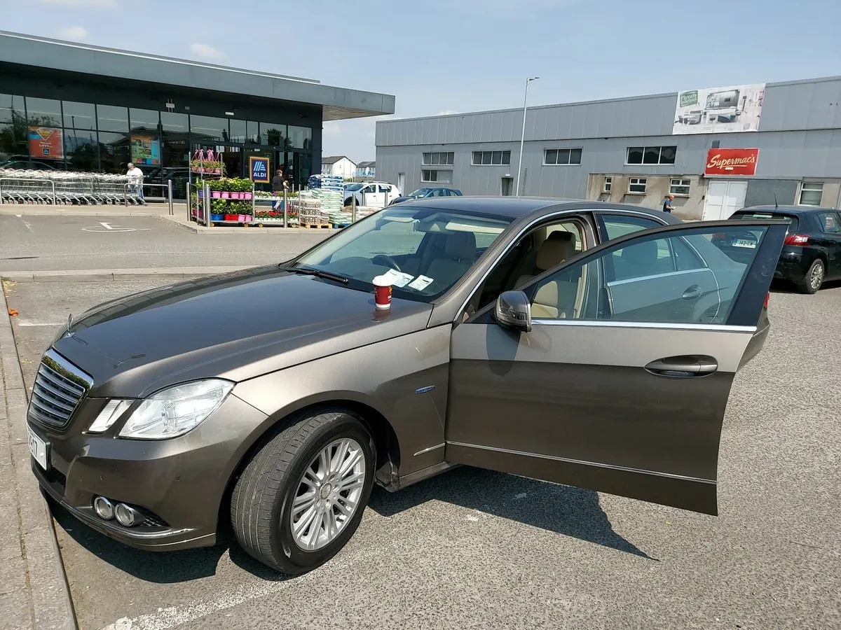 Mercedes-Benz E-Class 2010 - Image 1