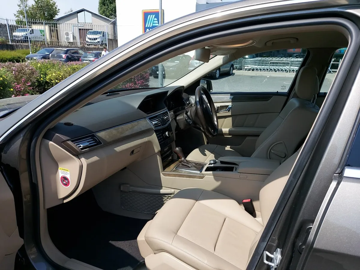 Mercedes-Benz E-Class 2010 - Image 4