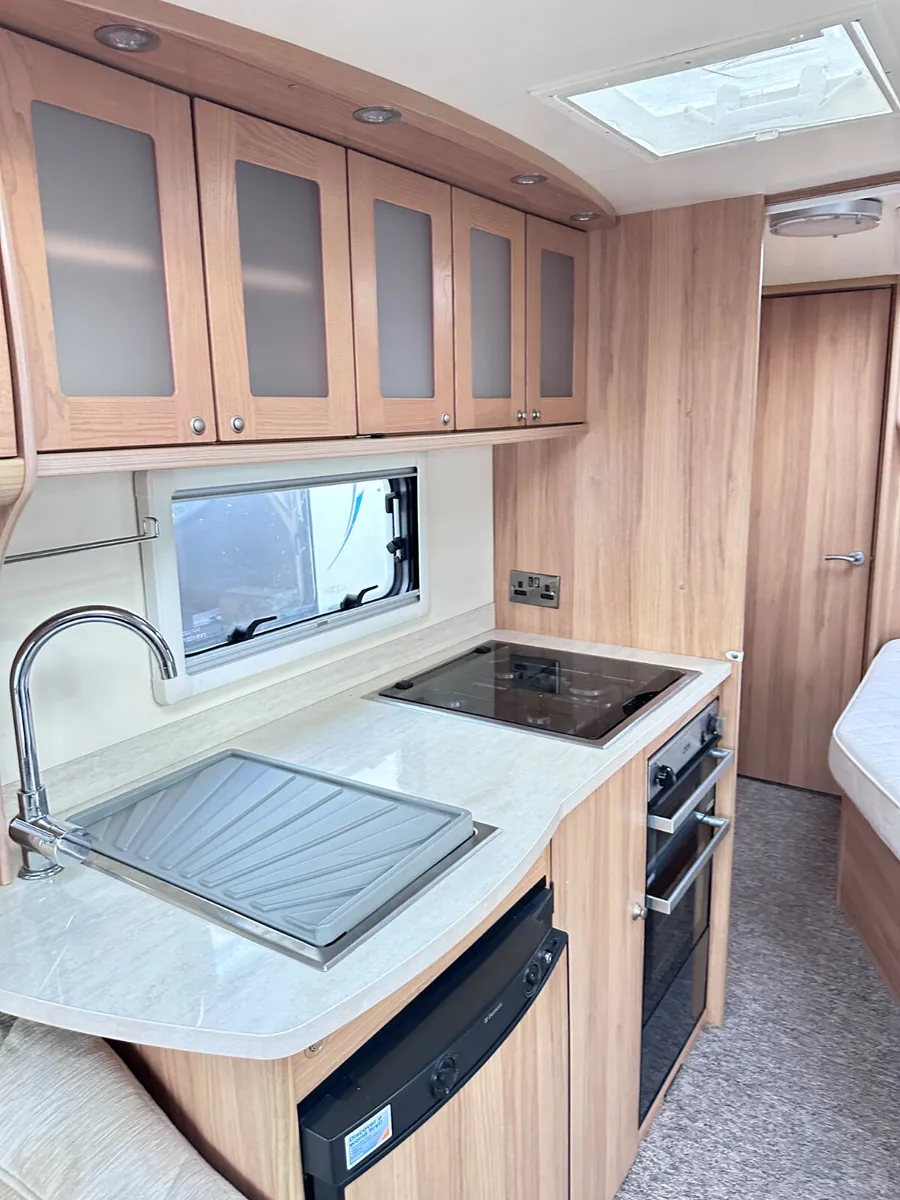 ✨STUNNING BAILEY UNICORN VALENCIA 4 BERTH✨ - Image 4
