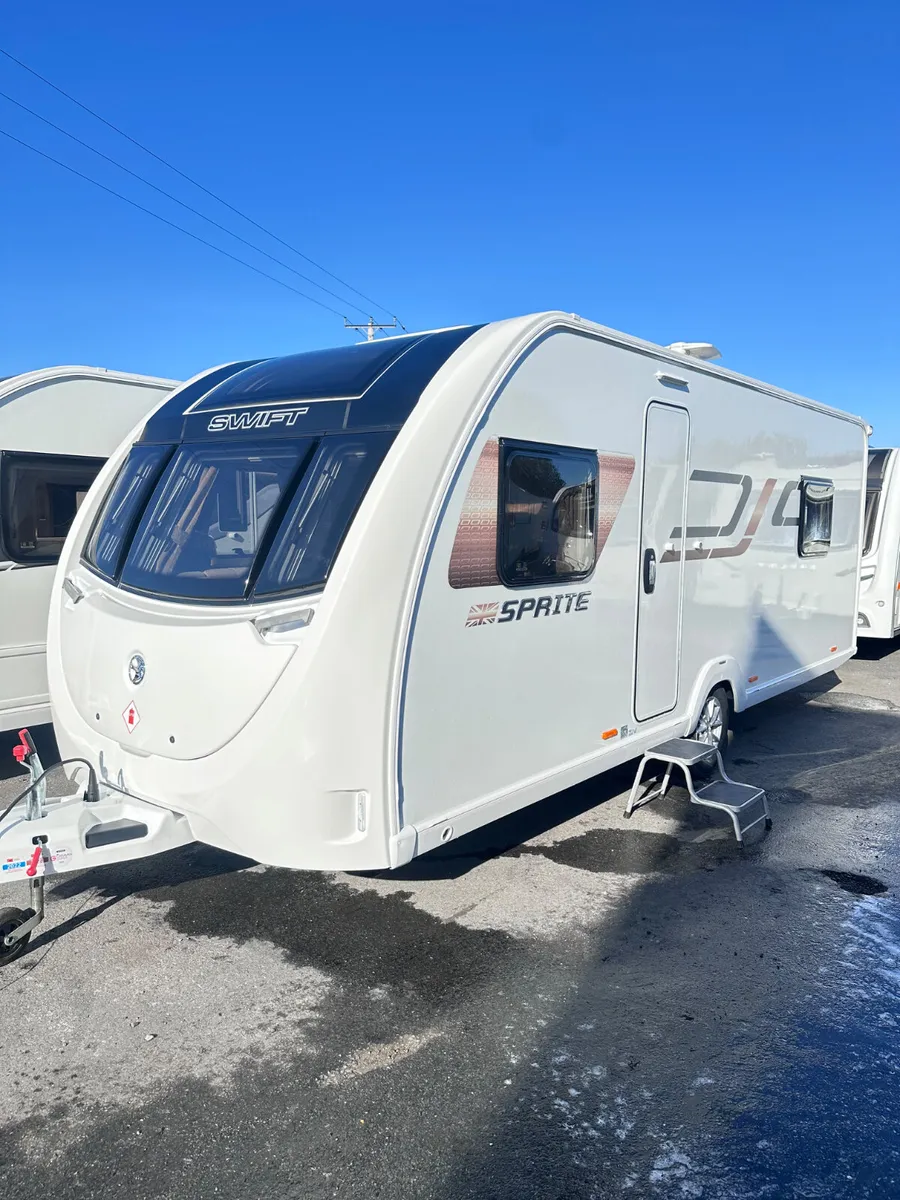 ✨STUNNING 2022 SWIFT SPRITE 4 BERTH ISLAND BED✨ - Image 1