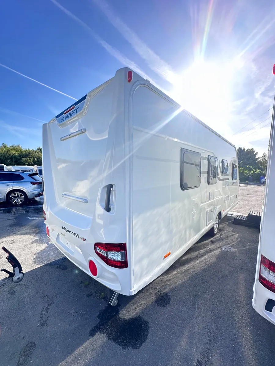 ✨STUNNING 2022 SWIFT SPRITE 4 BERTH ISLAND BED✨ - Image 2