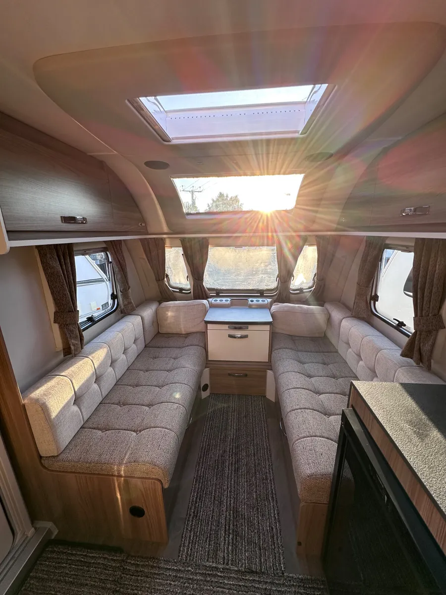 ✨STUNNING 2022 SWIFT SPRITE 4 BERTH ISLAND BED✨ - Image 4