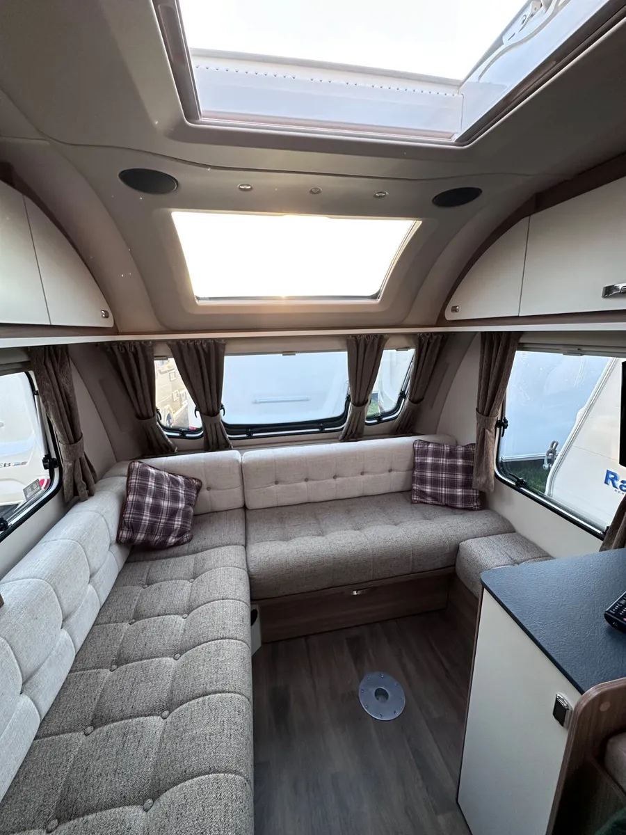 ✨STUNNING SWIFT SPRITE QUATTRO 6 BERTH ✨ - Image 4
