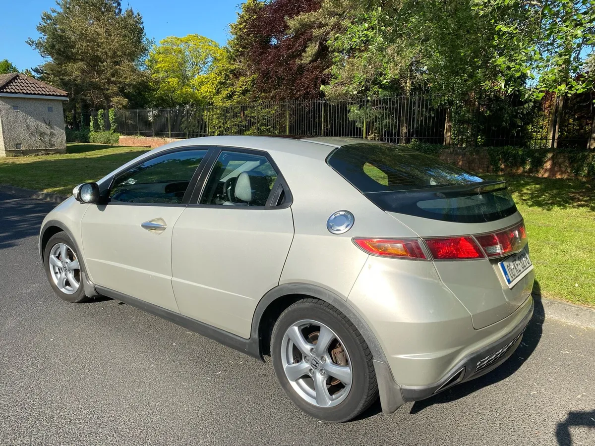 Honda civic 1.8 i-vtec 2008 - Image 3