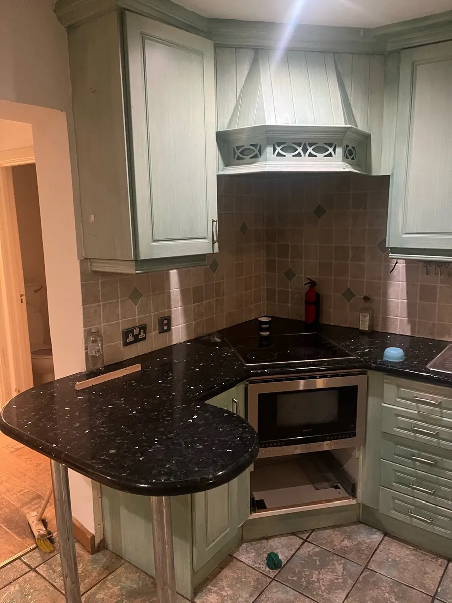 Kitchen for sale - Image 1