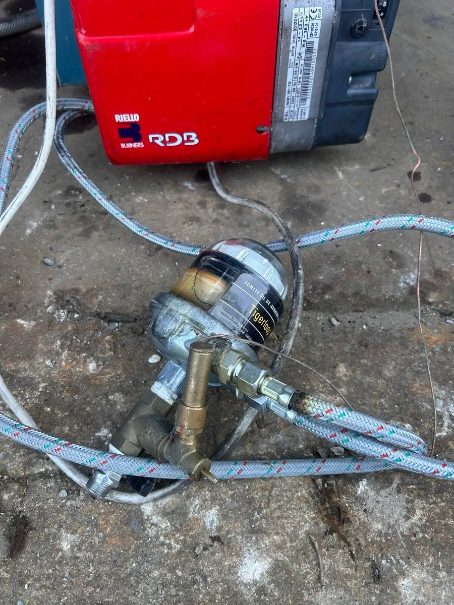 Oil boiler and burner - Image 3