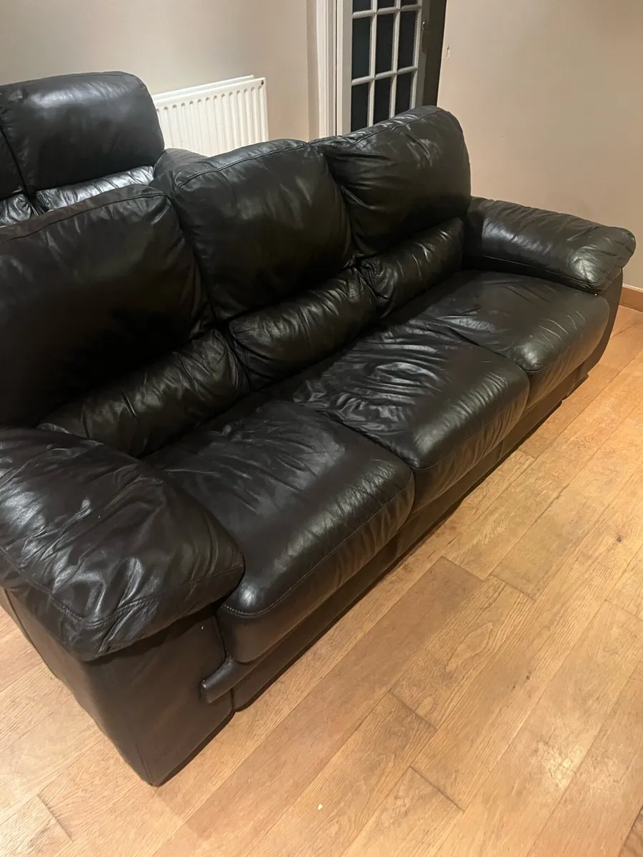 Leather couch - Image 3