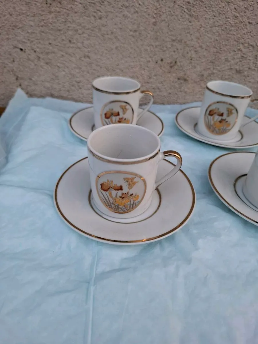 6 china espesso cups and saucers postage possible - Image 2