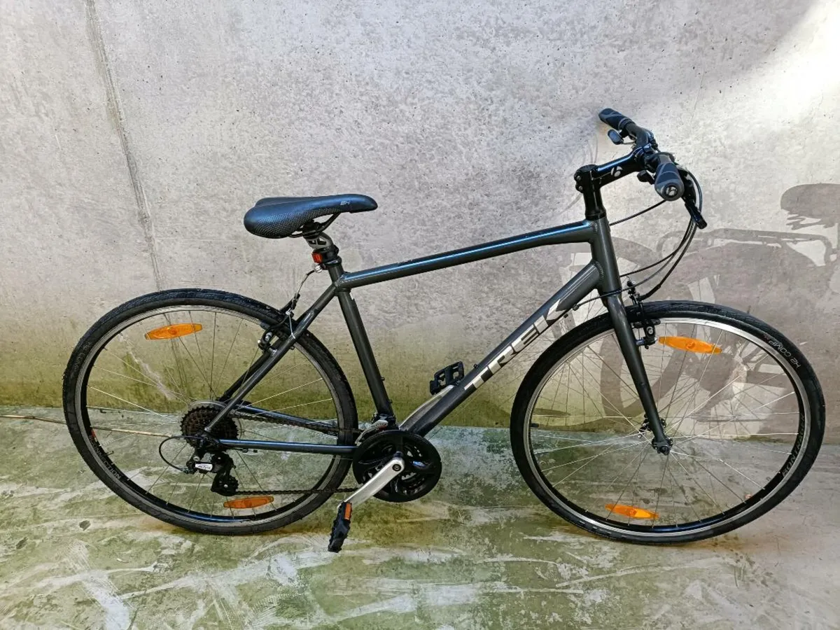 Trek Hybrid bike size L - Image 3