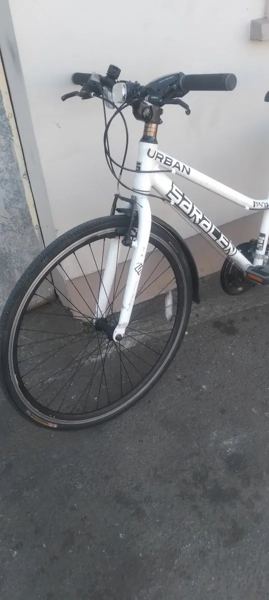 Lovely ladies bike 28inch price too sell - Image 3