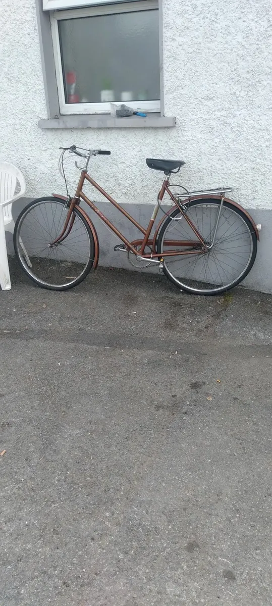 ladies bike 28inch price too sell - Image 1