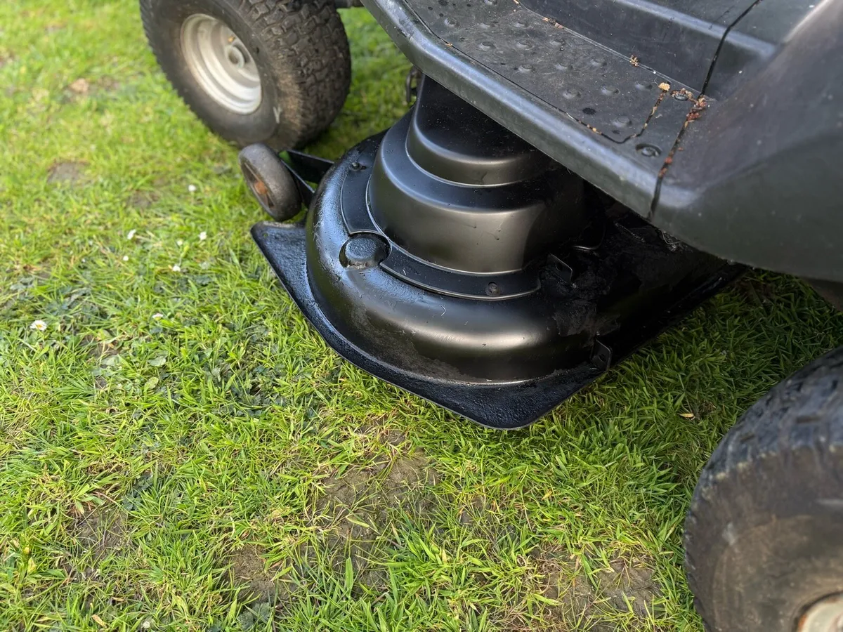 RideOn lawnmower 17.5Hp 42” cut - Image 3