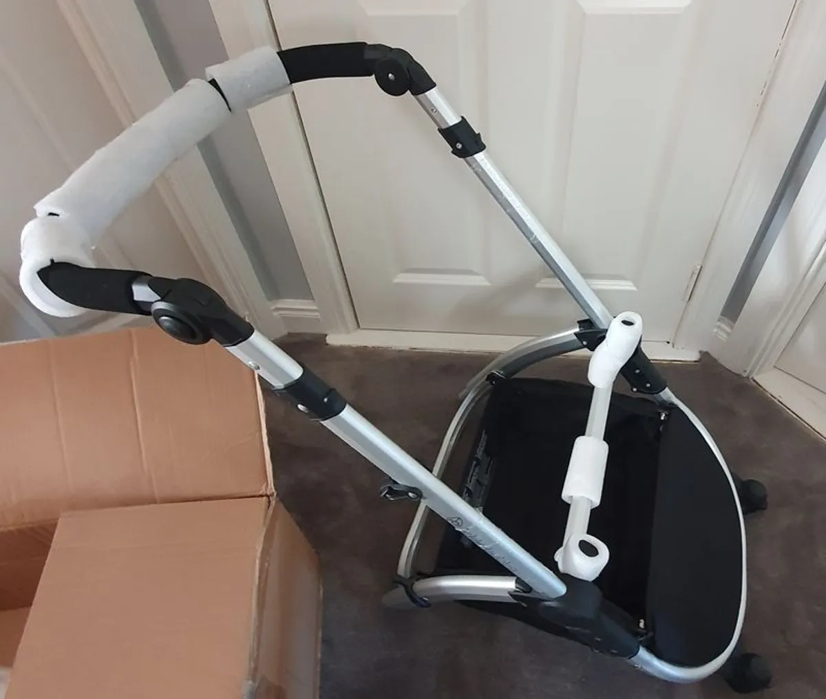 Stomp Luxe All In One Cirrus I-size Travel System - Image 4