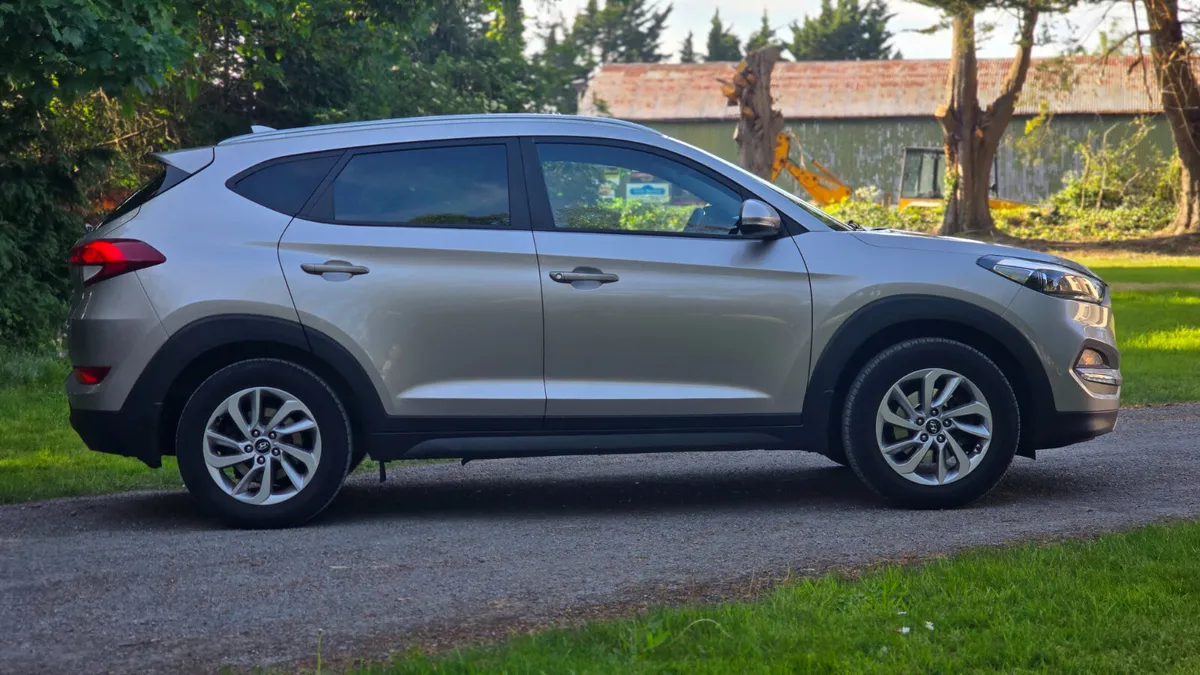 2016 Hyundai Tucson 1.7 DIESEL Executive - Image 3