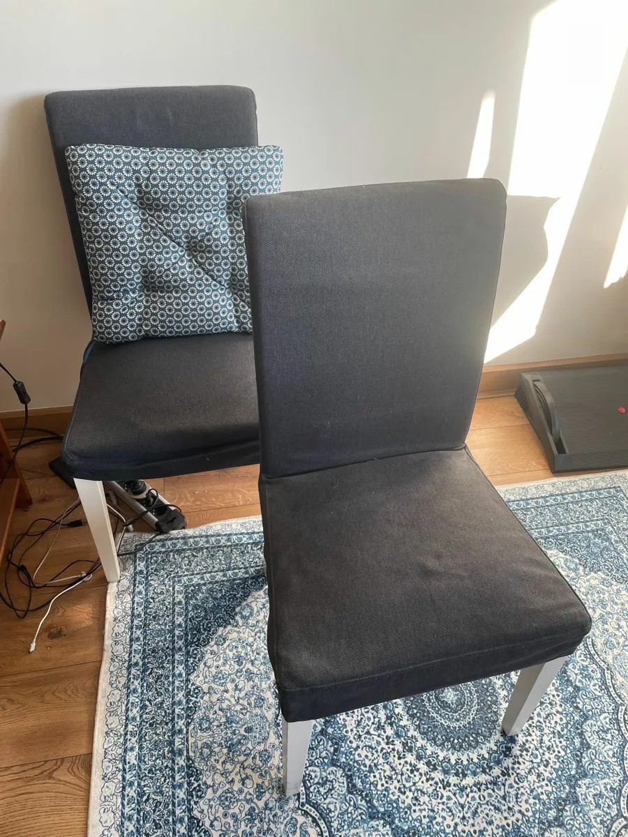 Chairs for dining table