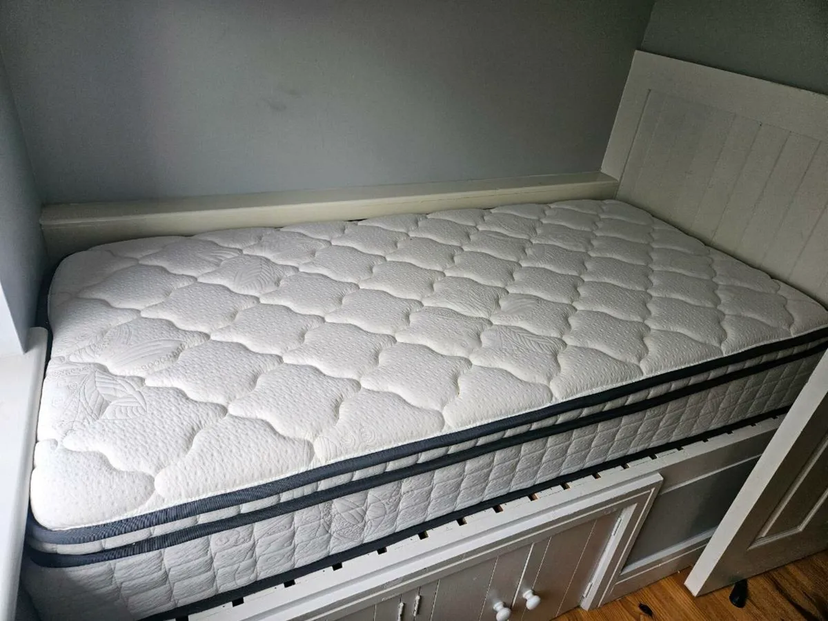 Single mattress (unused) - Image 1