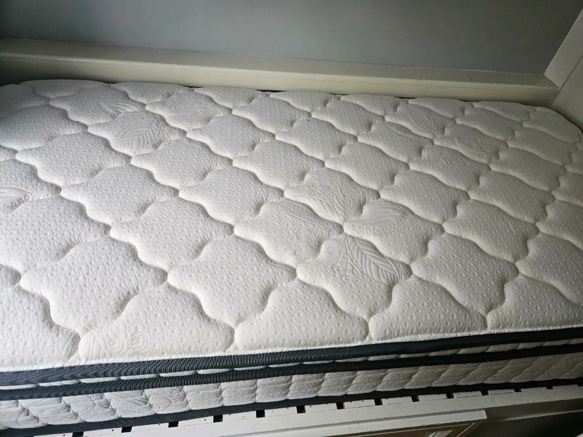 Single mattress (unused) - Image 2