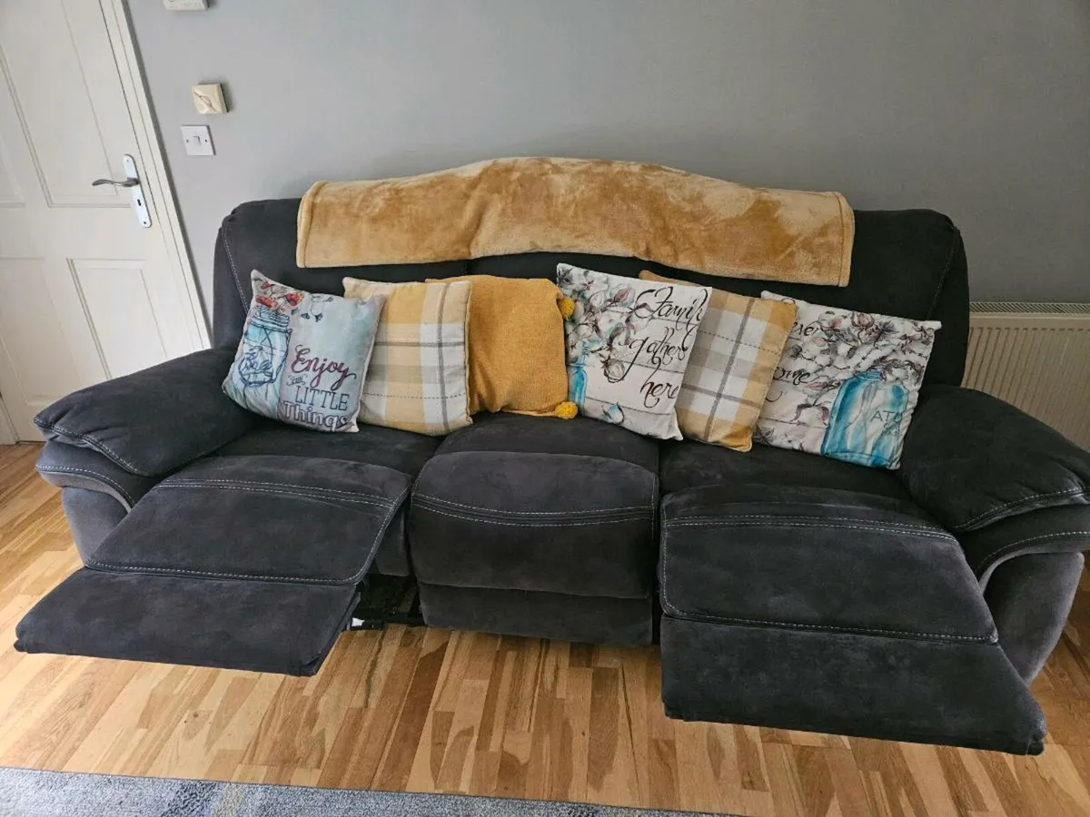 3 + 1 recliner couch and armchair - Image 2