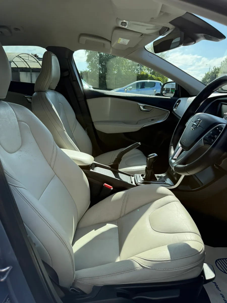 2018 Volvo V40 D2 Diesel - Low Mileage - Image 4