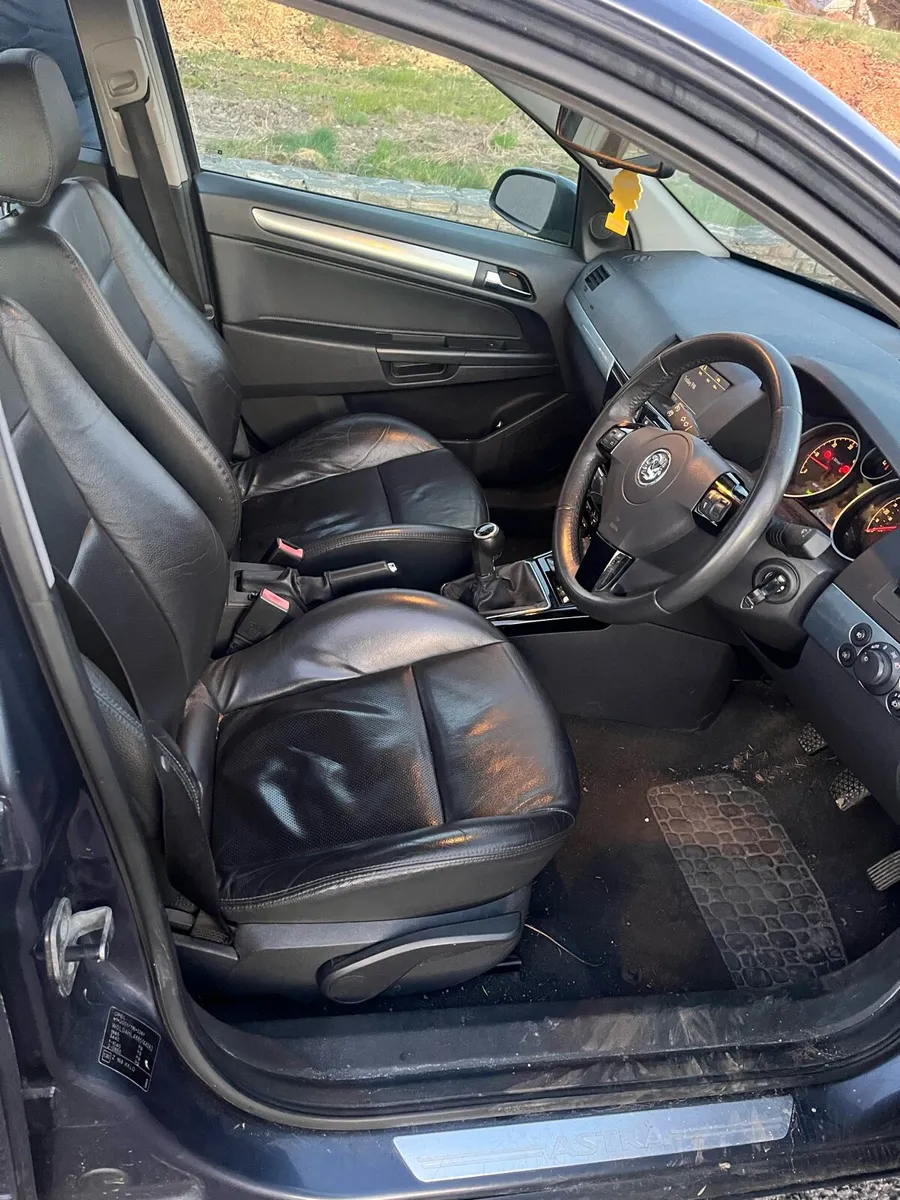 Car - Image 3