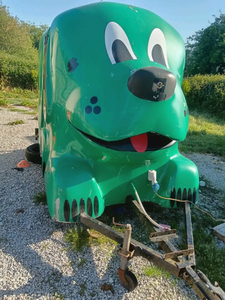 Dog Grooming Trailer - Image 4