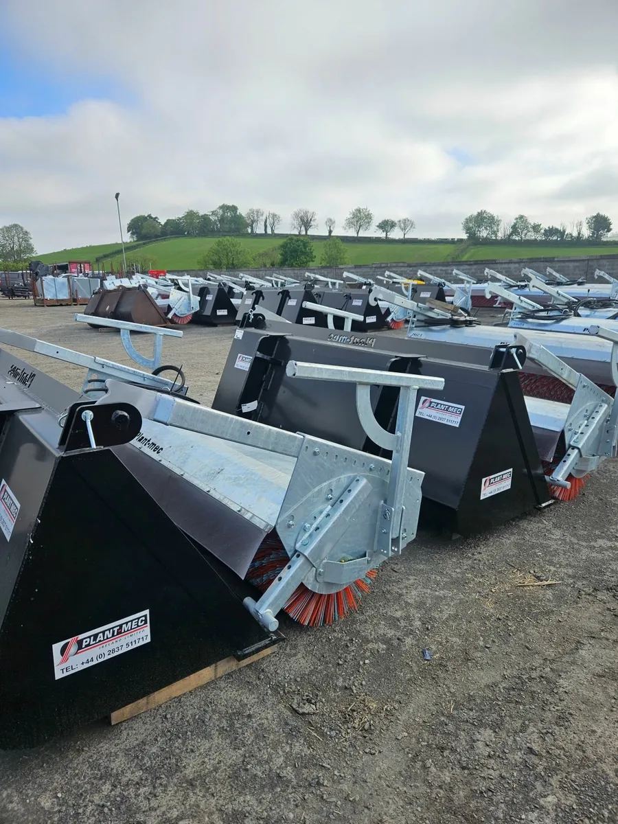 Bucket Brush - Image 1