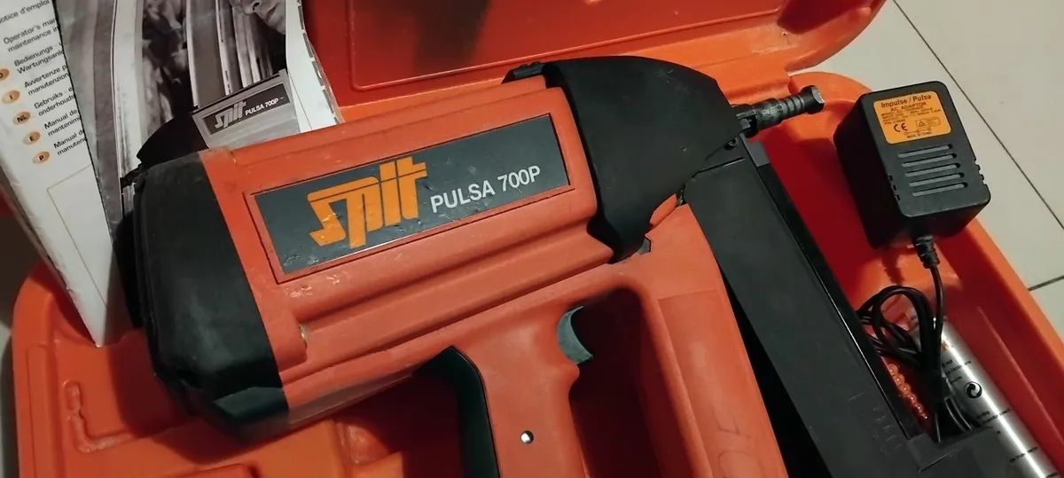 Spit Pulsa 700P Concrete and Steel Nailer - Image 4