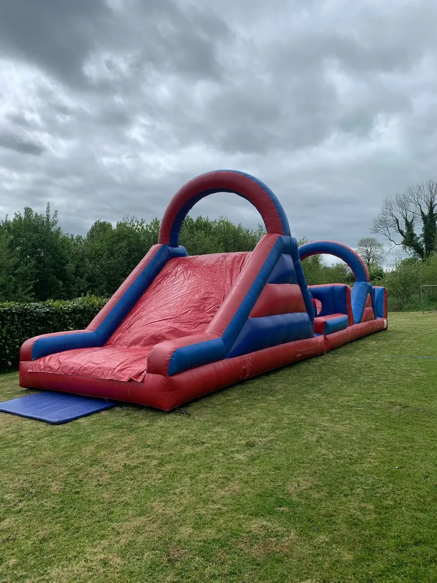 Bouncy castle - Image 2