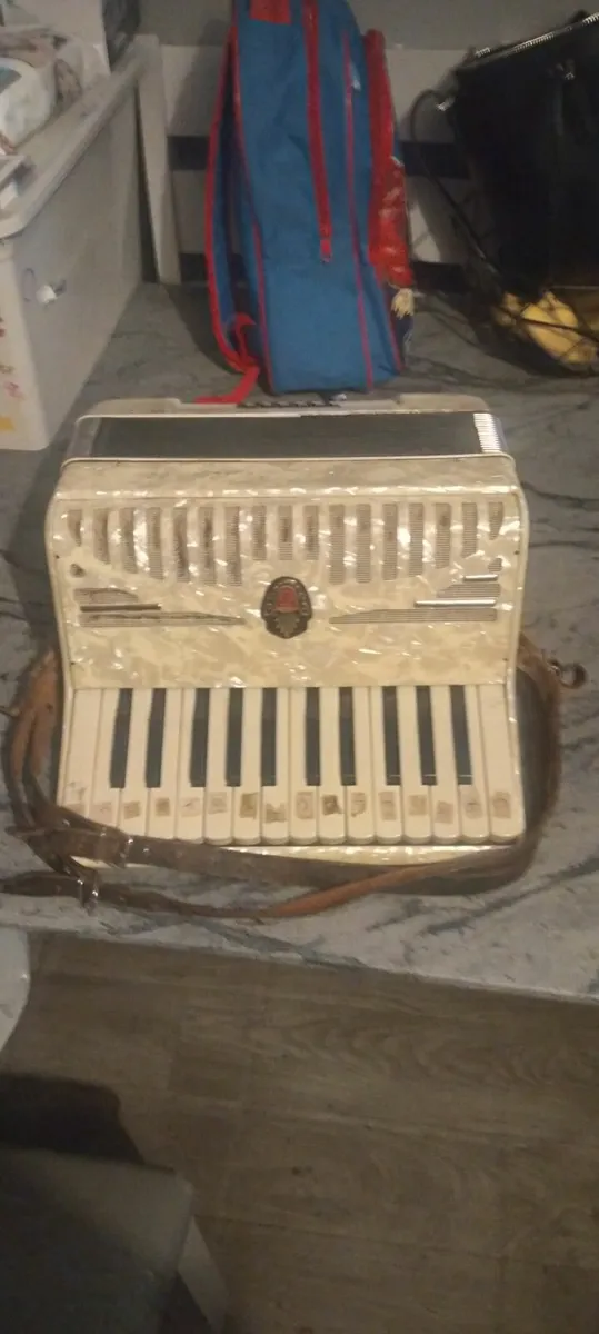 Piano accordion read add no offers - Image 3
